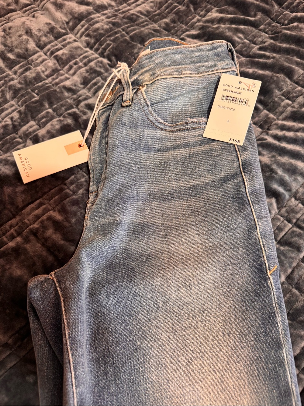 Good American Mid rise straight Jeans - Medium Blue Wash size 2